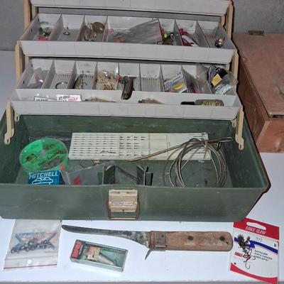 TACKLE BOX FILLED WITH VARIETY OF TACKLE