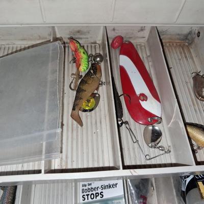 TACKLE BOX FILLED WITH VARIETY OF TACKLE