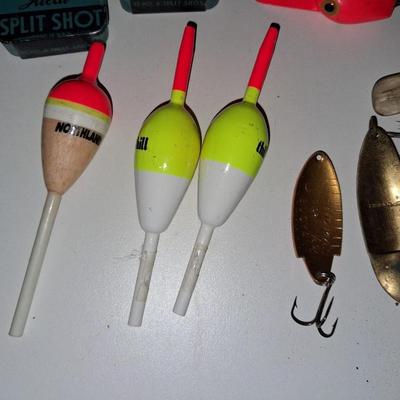 FISHING LURES, BOBBERS AND SPLIT SHOT IN TIN HOLDERS