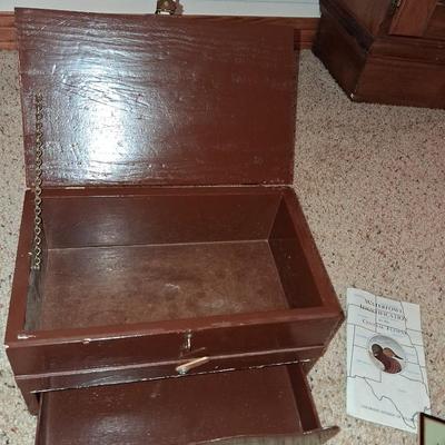 VTG CABI/ MAN CAVE/GUY FRIENDLY DRCOR AND DUCK PLAYING CARDS