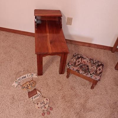 END TABLE, FOOT STOOL AND WALL ART