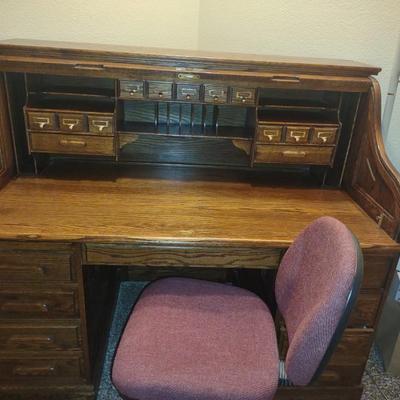 QUALITY OAK CREST ROLL TOP DESK IN GREAT CONDITION