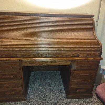 QUALITY OAK CREST ROLL TOP DESK IN GREAT CONDITION