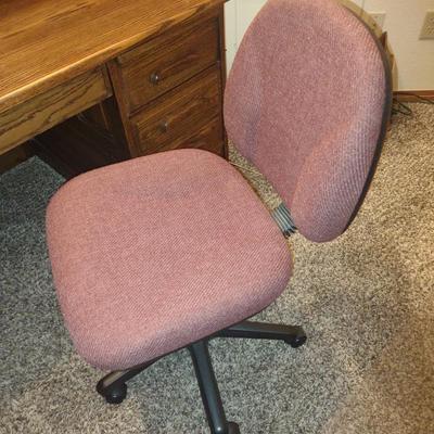 QUALITY OAK CREST ROLL TOP DESK IN GREAT CONDITION