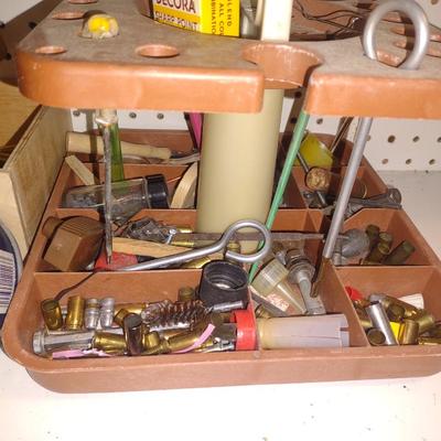 MISC ITEMS IN A BENCHTOP ORGANIZER AND RELOADING SUPPLIES
