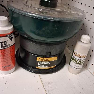 CABELA'S MODEL 400 VIBRATORY CASE TUMBLER WITH EXTRAS