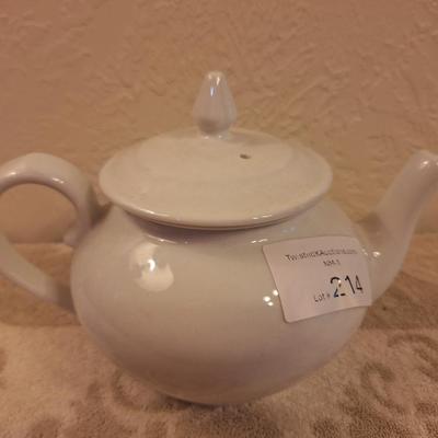 Apilco white porcelain teapot