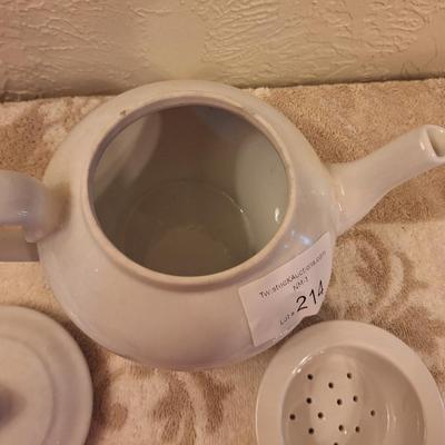 Apilco white porcelain teapot