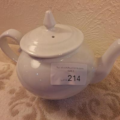 Apilco white porcelain teapot