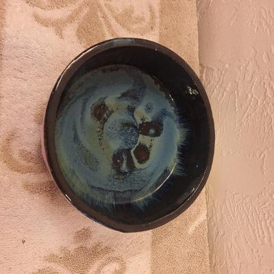 handmade pottery bowl with cark blue and turquoise glaze -studio ceramic art