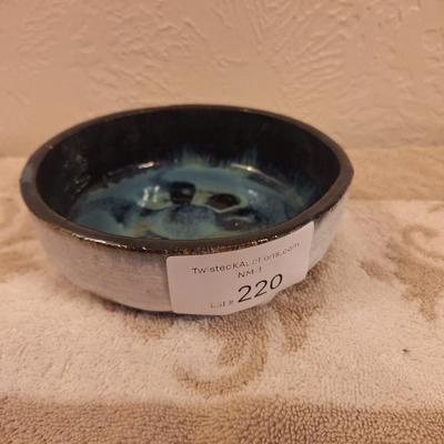 handmade pottery bowl with cark blue and turquoise glaze -studio ceramic art
