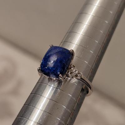 STS 925 Sterling silver ring size 8 with Dark blue stone (lapis lazuli?)