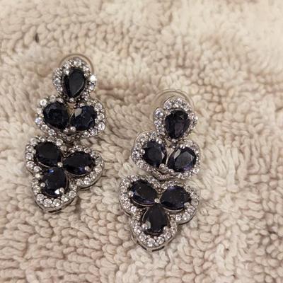 STS 925 Sterling silver Dangle earrings with dark blue stones