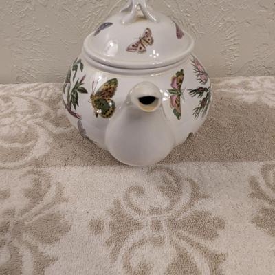 Portmeirion Botanic Garden teapot "Dog Rose" with butterflies  1972 4 cup teapot and lid