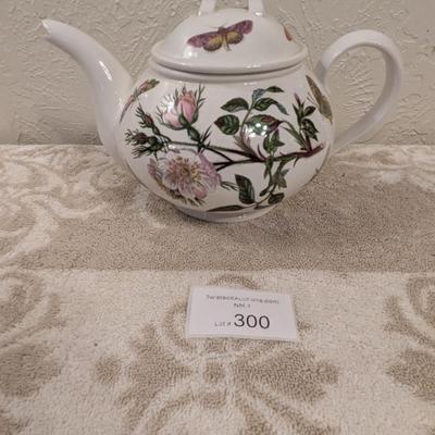 Portmeirion Botanic Garden teapot "Dog Rose" with butterflies  1972 4 cup teapot and lid
