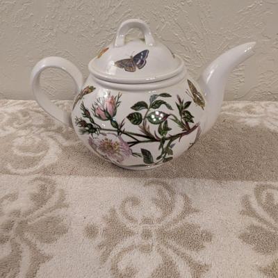 Portmeirion Botanic Garden teapot "Dog Rose" with butterflies  1972 4 cup teapot and lid