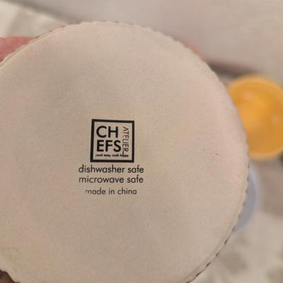 6 ramekins- 2 white 4 colorful