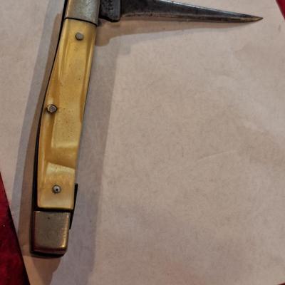 Western antique knife- one blade broken off