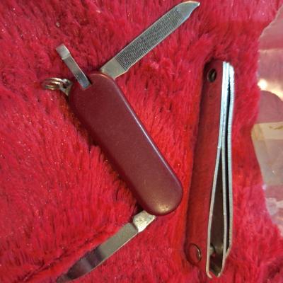 small pocket knife and nail clippers