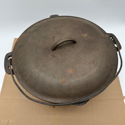 Antique Cast Iron Dutch Oven w/ Lid & Bail Handle – Camp Cooking Pot