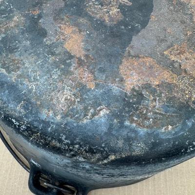 Antique Cast Iron Dutch Oven w/ Lid & Bail Handle – Camp Cooking Pot