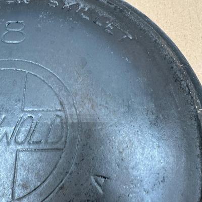 Vintage Griswold #8 Cast Iron Skillet – Large Block Logo – Erie PA – 704 B