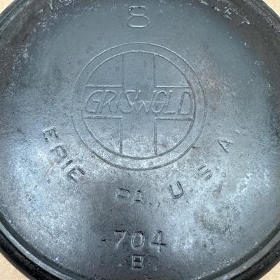 Vintage Griswold #8 Cast Iron Skillet – Large Block Logo – Erie PA – 704 B