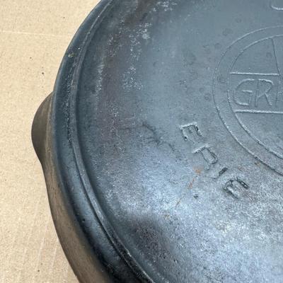 Vintage Griswold #8 Cast Iron Skillet – Large Block Logo – Erie PA – 704 B