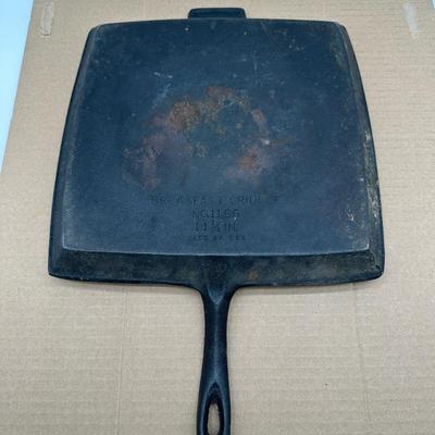 Wagner Ware Cast Iron Square Breakfast Griddle