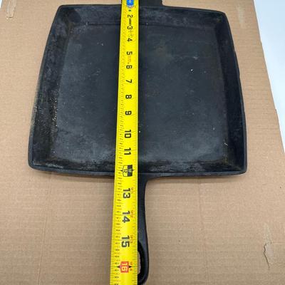 Wagner Ware Cast Iron Square Breakfast Griddle