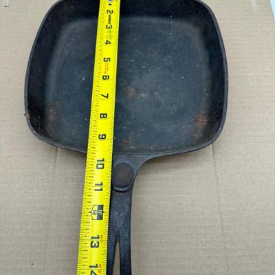 Vintage Wagner Ware Sidney O Square Cast Iron Skillet No. 1218B