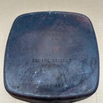 Vintage Wagner Ware Sidney O Square Cast Iron Skillet No. 1218B