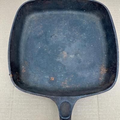 Vintage Wagner Ware Sidney O Square Cast Iron Skillet No. 1218B