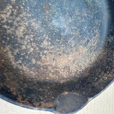 Vintage Griswold Cast Iron Skillet – Small Block Logo – Erie PA – c. 1940s