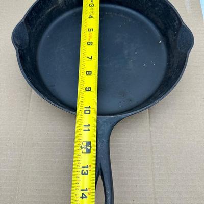 Vintage Griswold No. 8 Cast Iron Skillet – Small Block Logo – Erie, PA