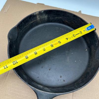 Vintage Griswold No. 8 Cast Iron Skillet – Small Block Logo – Erie, PA