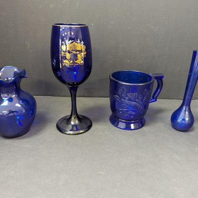 Cobalt Blue Bud Vase Ruffle Rim The Alamo Souvenir Glass Mosser Glass Robin In Tree Cup