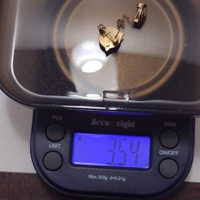 14 Karat Gold Detroit College of Law Delta Theta Phi Fraternity Pin- Approx Total Weight 3.54 Grams (#24)