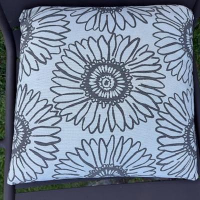 8 PIECE PATIO SET WITH PILLOWS