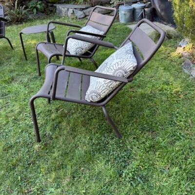 8 PIECE PATIO SET WITH PILLOWS