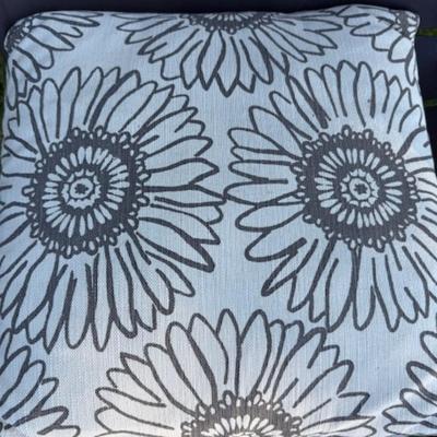 8 PIECE PATIO SET WITH PILLOWS