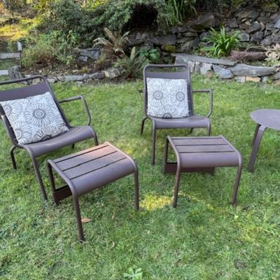 8 PIECE PATIO SET WITH PILLOWS