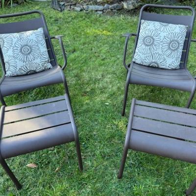 8 PIECE PATIO SET WITH PILLOWS