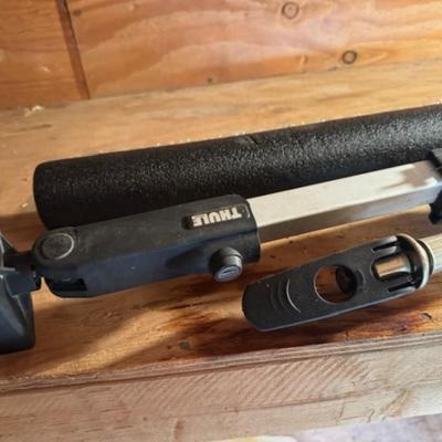 THULE LOCKING TRUCK BED BIKE RACK