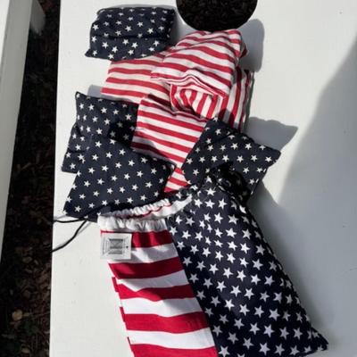 CORN HOLE WITH SAND BAGS