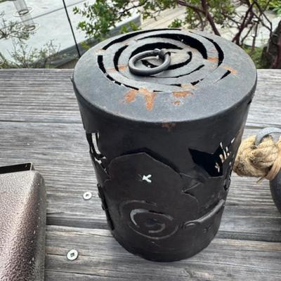 WOODEN CRATE WITH METAL STAR AND MORE