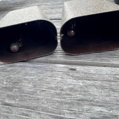 WOODEN CRATE WITH METAL STAR AND MORE