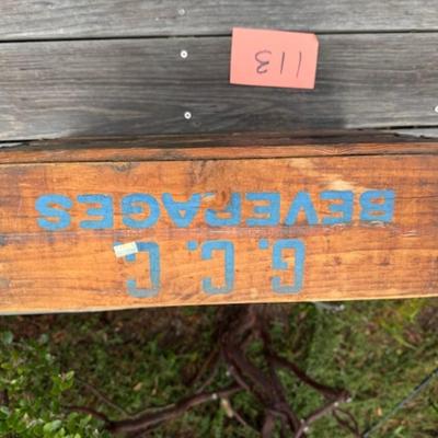 WOODEN CRATE WITH METAL STAR AND MORE