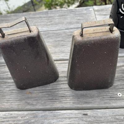 WOODEN CRATE WITH METAL STAR AND MORE