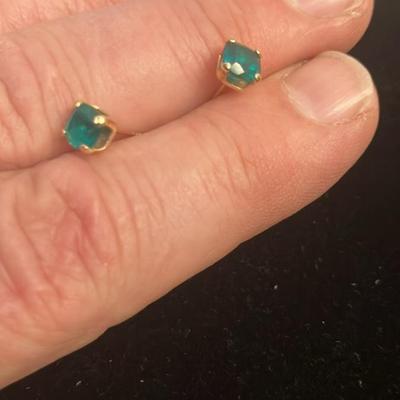 Vintage 10K Gold Emerald Stud Earrings – Rich Green Stones, Posts Only (No Backs)
